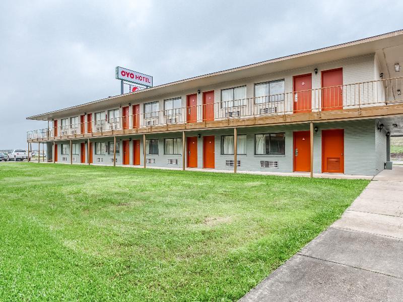 Hotel Oyo East San Antonio