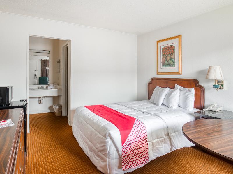 Hotel Oyo East 2*